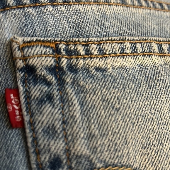 Levi’s 550 Classic Relaxed Tapered Cutoff Patterned Shorts Size 12 - Picture 8 of 11